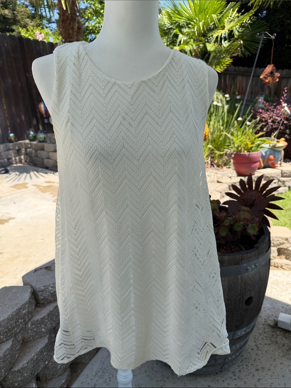 Vince Camuto Cream Crochet Chevron Tank Top
